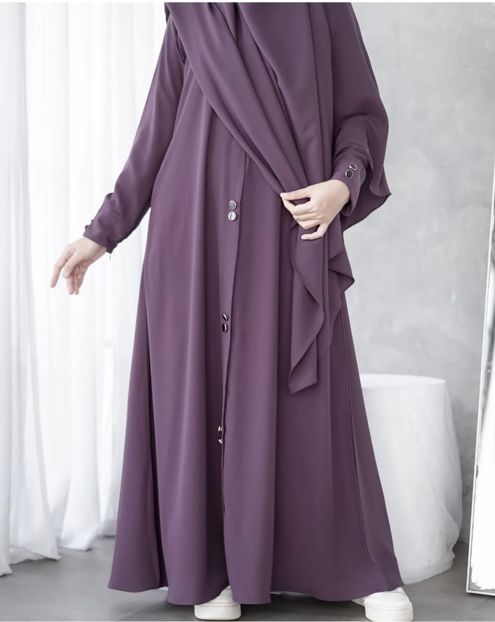 New Elegant Abaya With Stollar