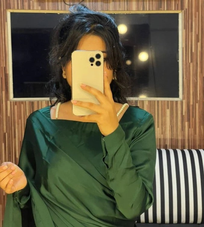 New Silk Stitched Saree With Pearls Necklace